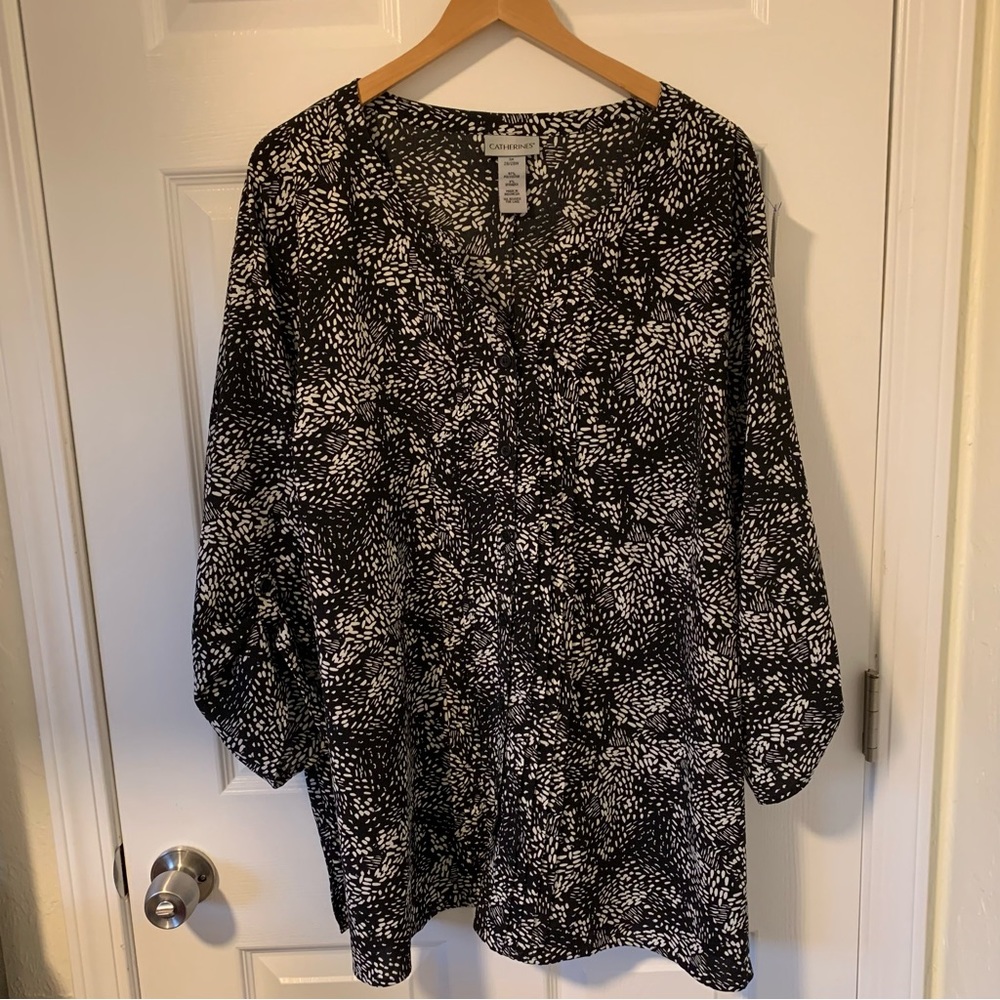 Catherines (Size 3X - 26/28W) Top with Pleating Detail and Buttons